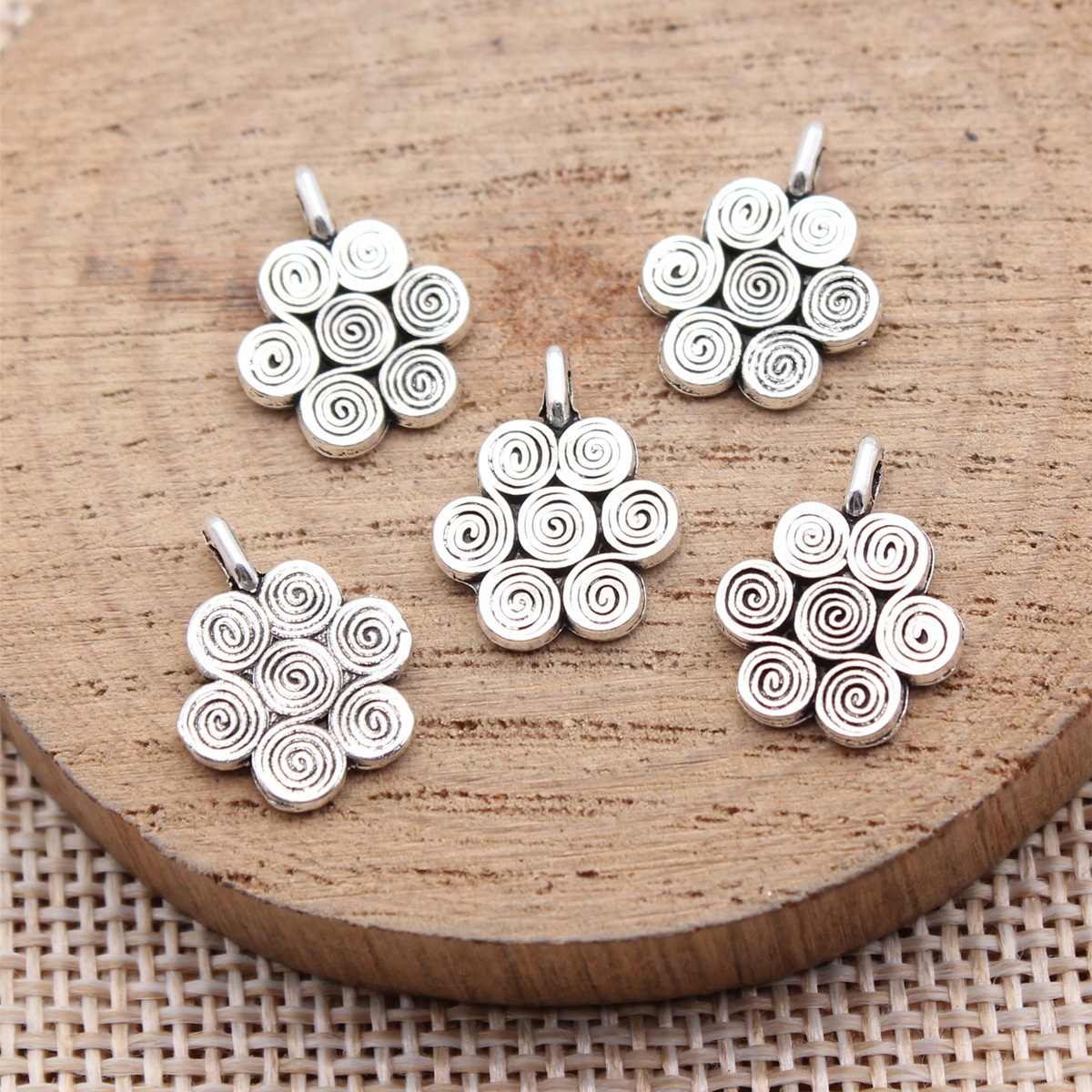 Vintage Fashion Online - Breloques en forme de fleur tourbillonnante,