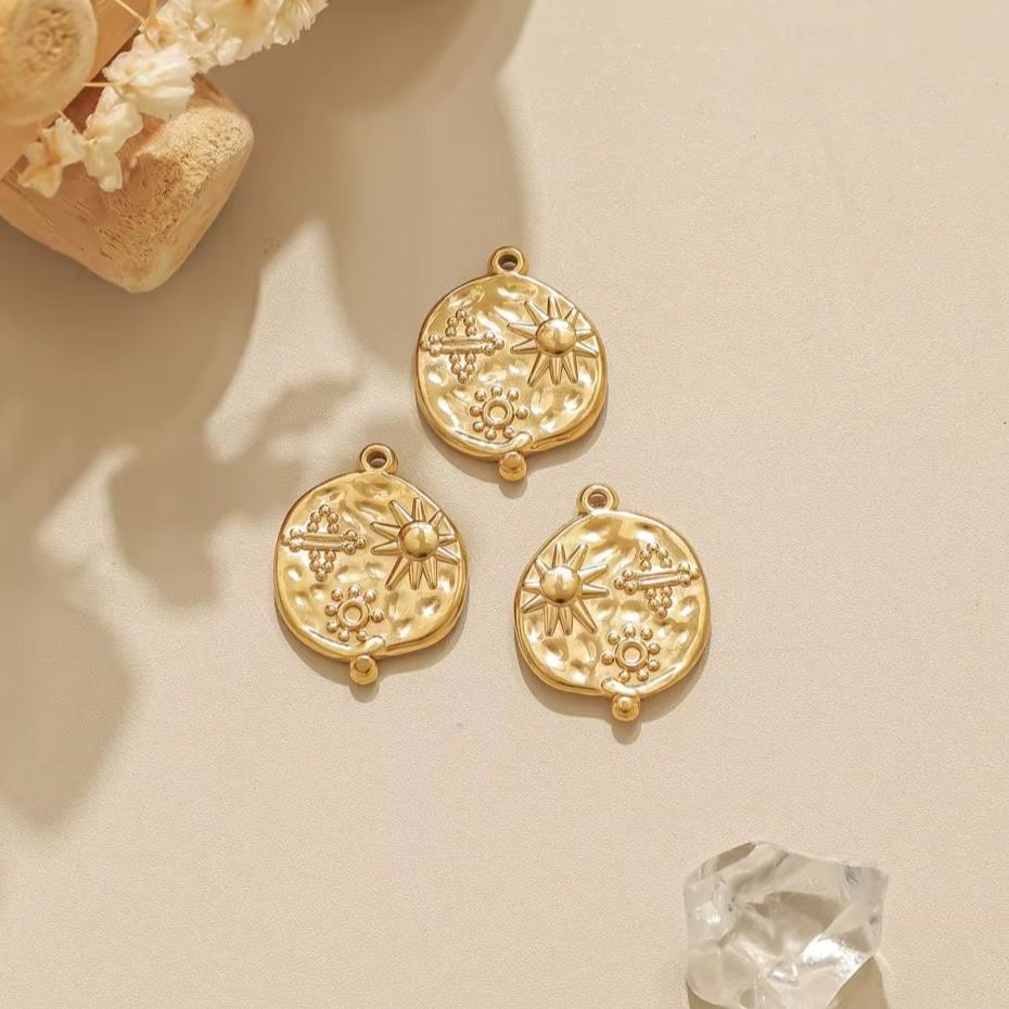 Ensemble de 3 pendentifs rétro - Vintage Fashion Stores avis et prix