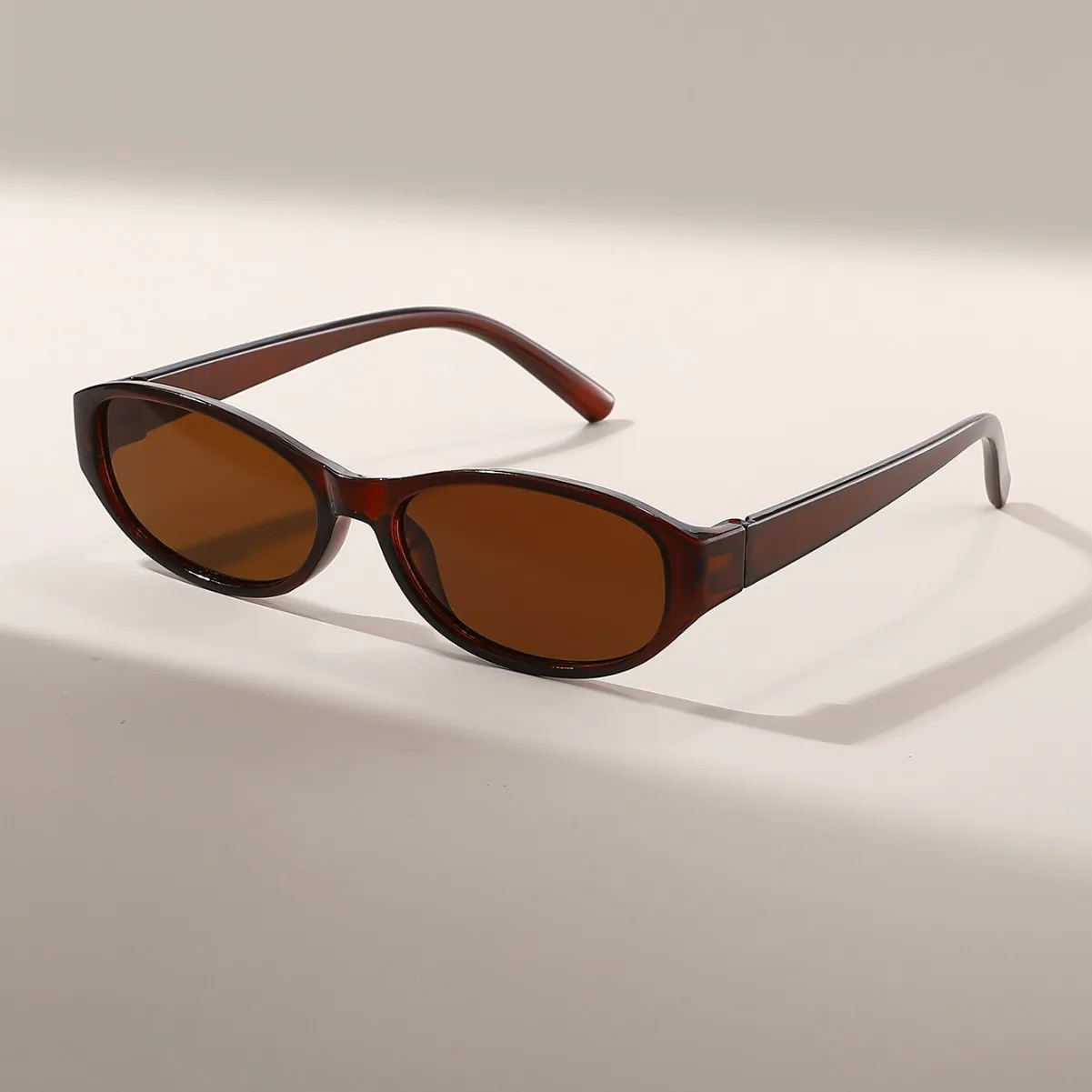 Lunettes de soleil ovales rétr - Vintage Fashion Enthusiasts avis et prix